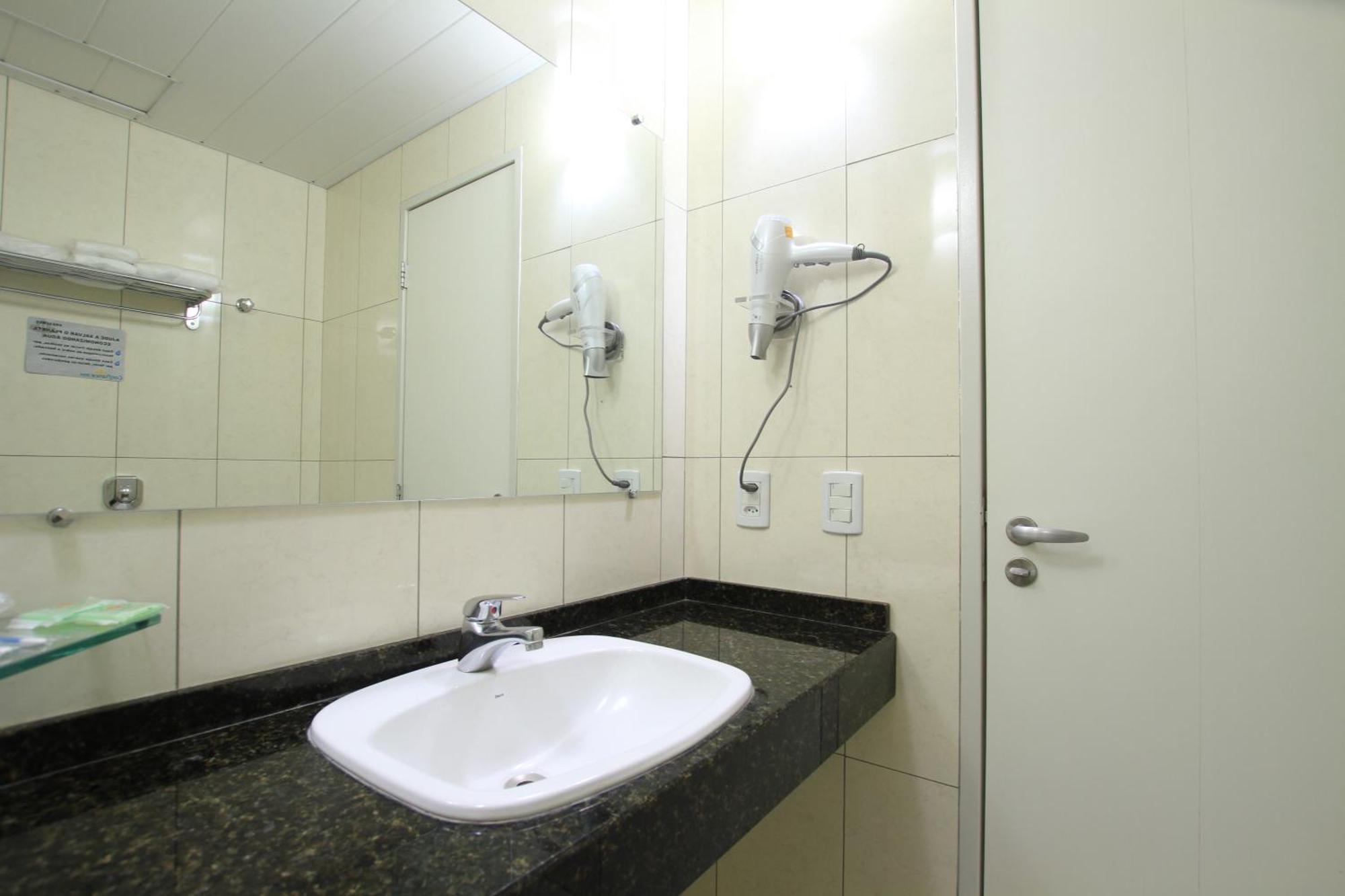 Hotel Confiance Prime Batel Curitiba Zimmer foto